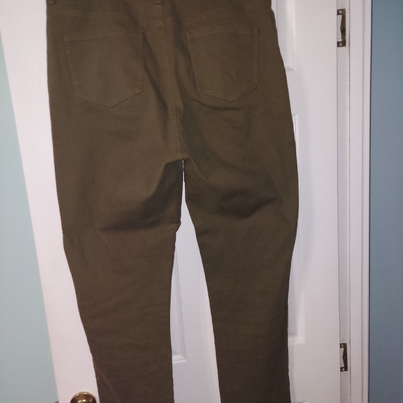 Gloria Vanderbilt jeans olive 18 Tall - Picture 3 of 3